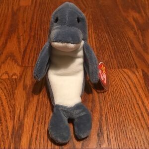 Echo the dolphin Ty beanie baby. Mint